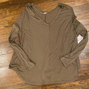 Free People Olive Long Sleeve. Size S. Dolman sleeve.